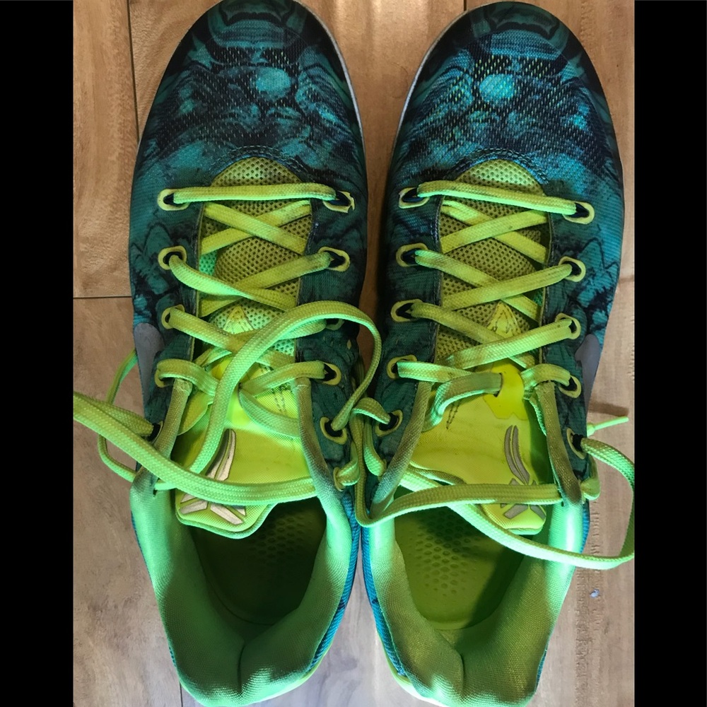Kobe’s Nike sneakers 11